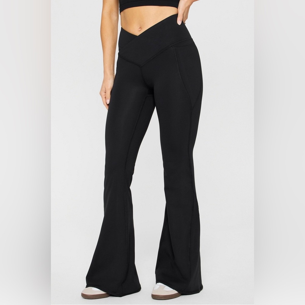 NWT Fabletics Black High-Waisted Crossover Flare Pilates Leggings Short Length